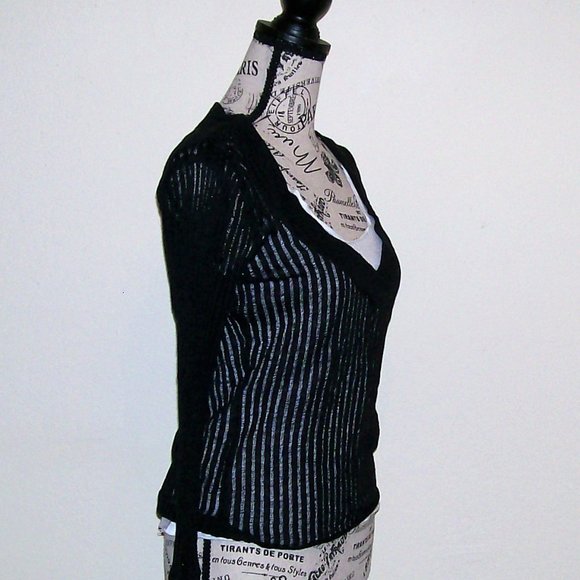 NWOT Beautiful 2 in 1 Sweater Top - Picture 5 of 6